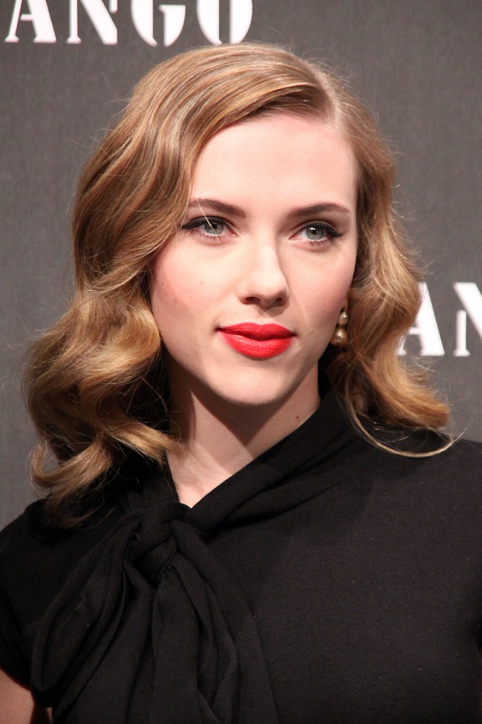 Scarlett Johanssons beautiful long hairstyle | PinPoint