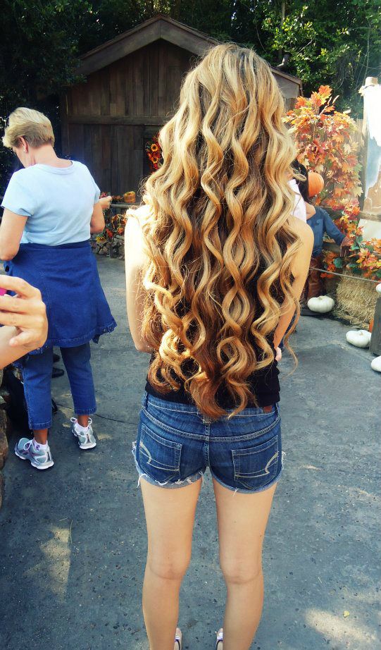 i want my hair this long!!♥♥