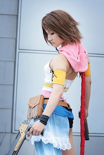 A great cosplay of Yuna from Final Fantasy X.
