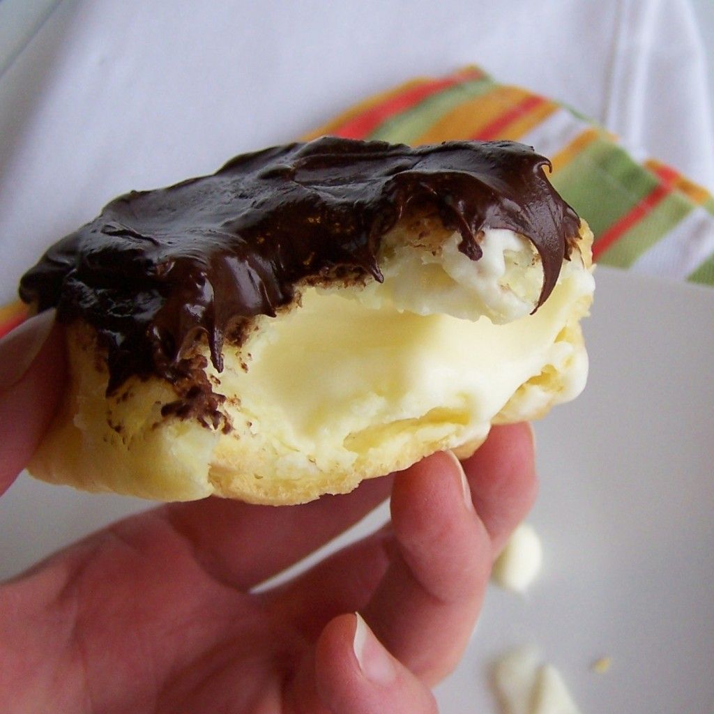 Apparently these eclairs are really easy.Erik will want me to make these!