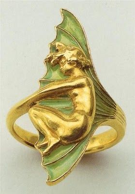 Art nouveau ring by René Lalique. @designerwallace