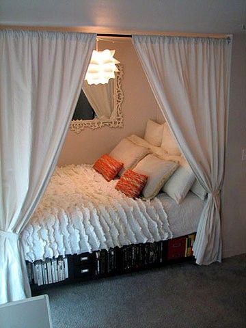 Bed in a closet! So the whole room is open! And it looks so cozy…clever