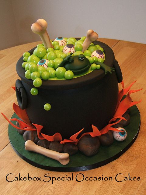 Cauldron Cake. This is so cool!