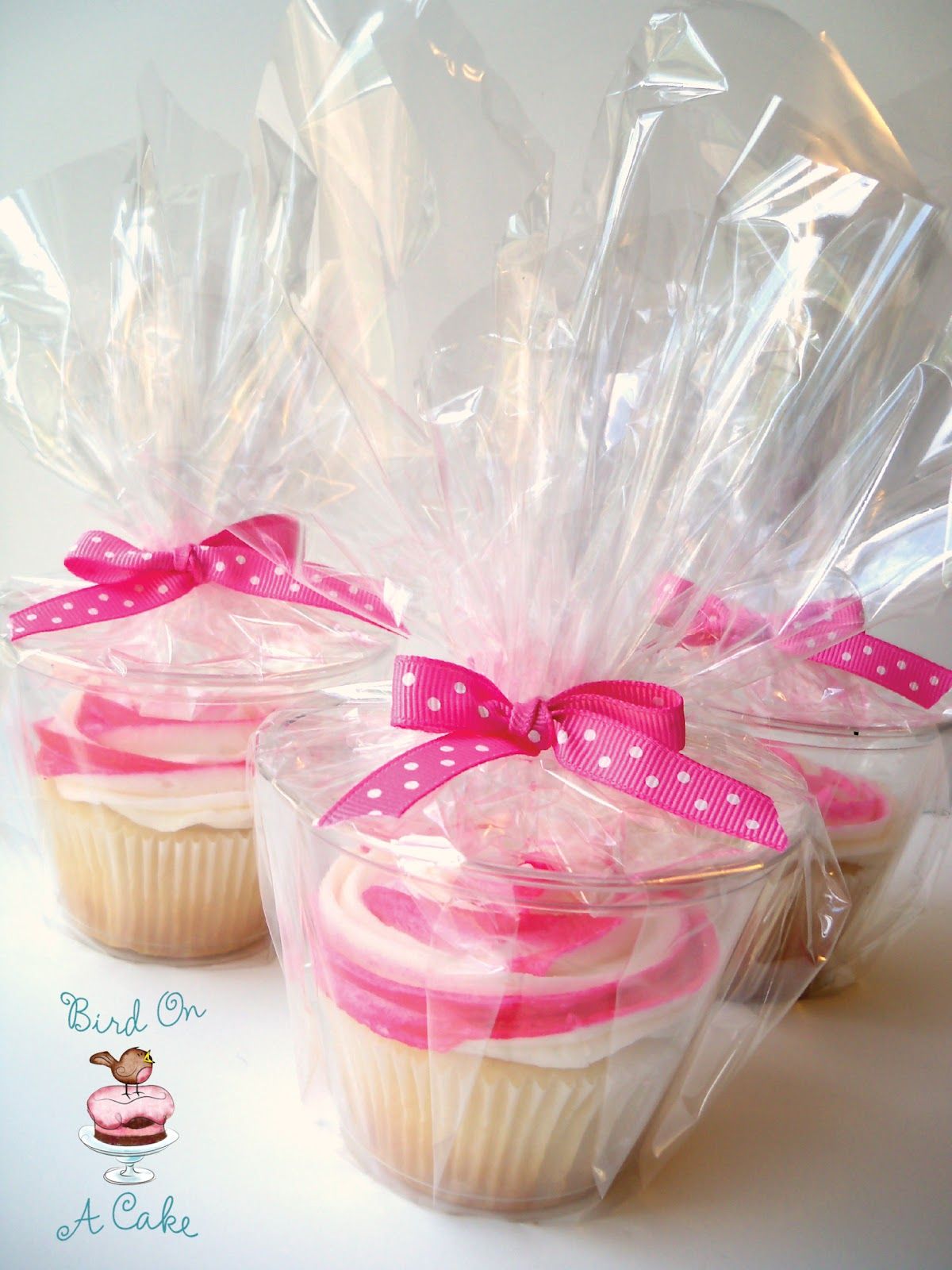 Clear short drink cups for packaging cupcakes – cheaper than boxes!
