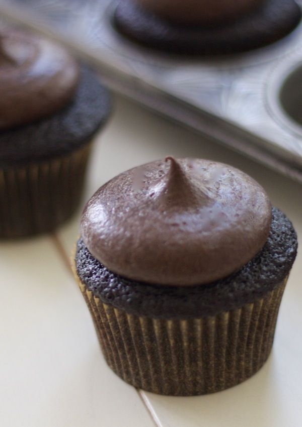 Dark chocolate cupcakes with chocolate mascarpone buttercream