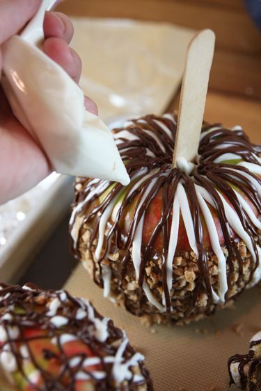 Do it yourself gourmet apples…. I'm so doing this as a holiday gift for my