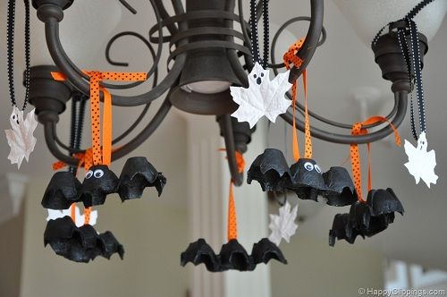 Egg carton bats–Halloween crafts found on @TidyMom