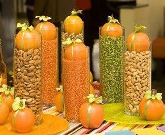 Fall centerpieces – This would look great on a Thanksgiving buffet!