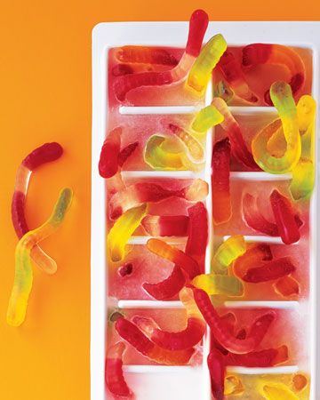 Gummy worm ice cubes – infest drinks as they melt…perfect for a Halloween drin