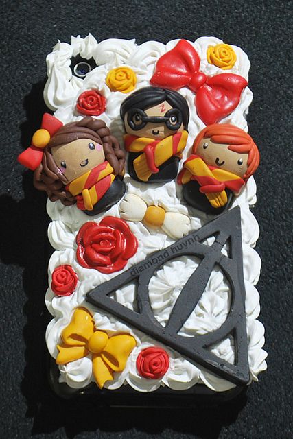 Harry Potter Themed Phone Case – I need this for my iPod Touch!!!!!!!!!!!