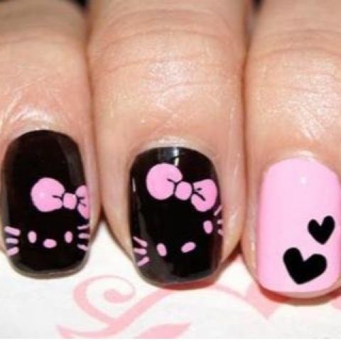 Hello Kitty in black & pink nail art