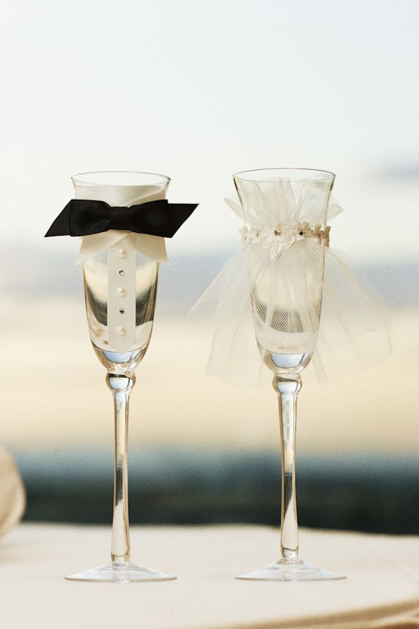 His and Hers toasting glasses -Adorable! #DBBridalStyle