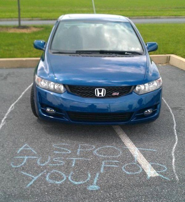 I'm going to start carrying sidewalk chalk in my car!