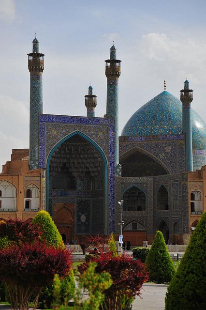 Imam Mosque in Naqsh-e Jahan Square – Isfahan, Iran