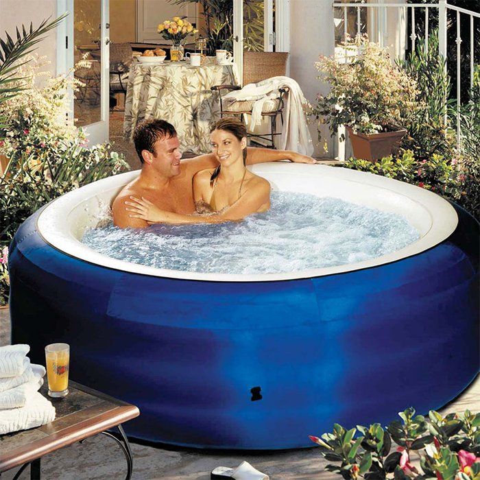 Inflatable 4 person hot tub
