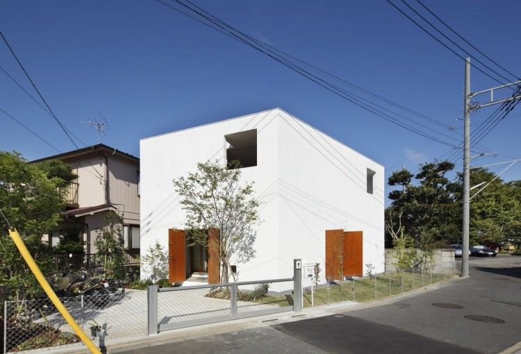 Inside Out House by Takeshi Hosaka Architects