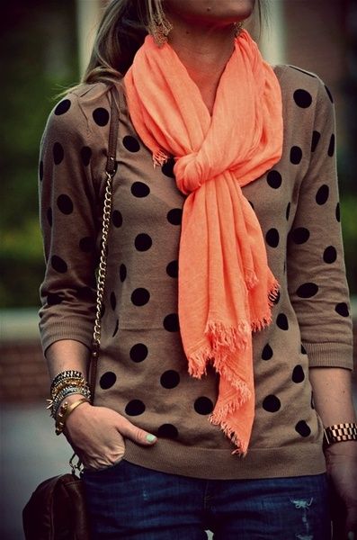 Love the tie on this scarf!