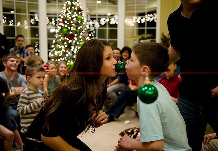"Minute-to-Win-it" Christmas party games! OMG all of these games would