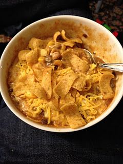 Must try this fall! Amazing Crockpot Chicken Taco Chili.