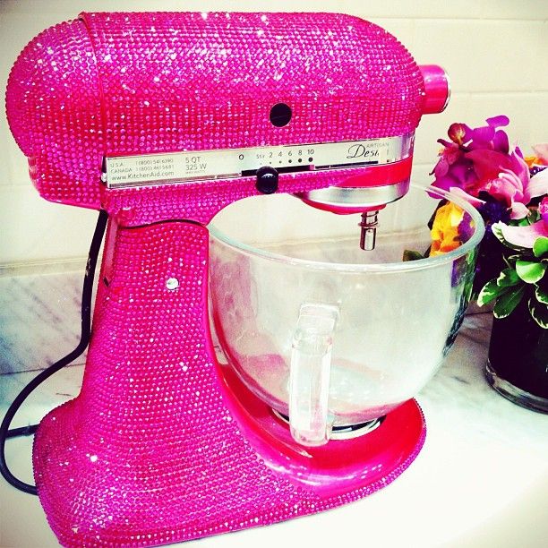 My three favorite things in life all wrapped into one! Pink, sparkles, and bakin