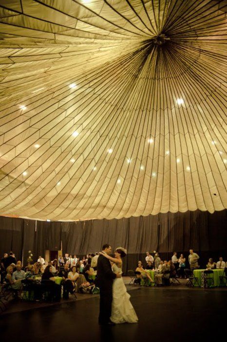 Parachute ceiling! (This #bride rented a parachute for only $35! #Wedding genius