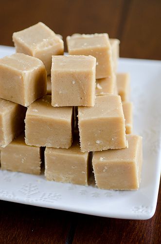 Peanut butter fudge – just FOUR ingredients!!