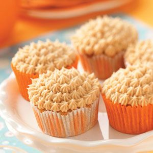 Pumpkin Spice Cupcakes with Cinnamon Cream Cheese Frosting