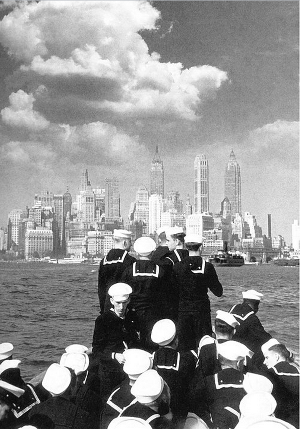 Sailors bound for Manhattan, 1941
