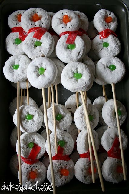 Snowman on a stick…served with hot cocoa! I really can't handle how cute t