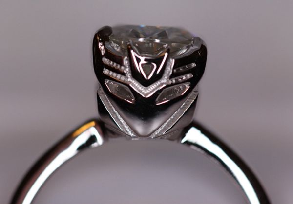 Transformers Engagement Ring: Geekery Undisguised….. pretty sweet!