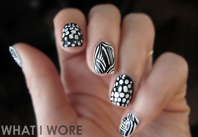 black & white nails