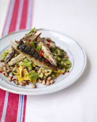 griddled mackerel with a courgette and bean salad