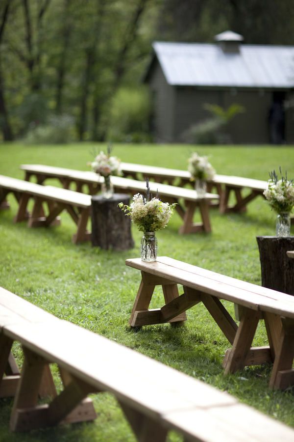 simple and lovely aisle decor.