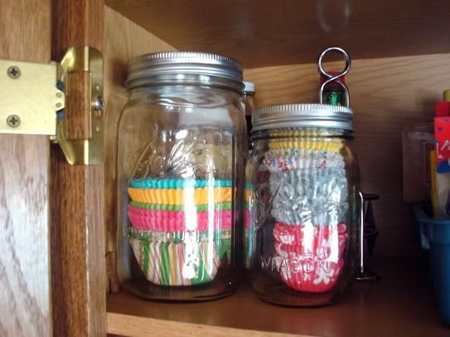 store cupcake liners in mason jars