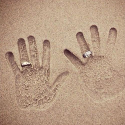 wedding rings (sand,rings)