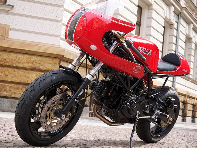 Bezza's Ducati cafe racer