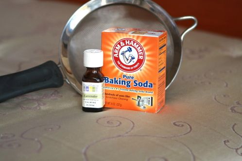 CLEAN YOUR MATTRESS: pour about 1 cup of baking soda into a mason jar and drop i