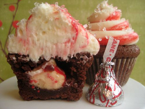 Candy Cane Kiss Cupcakes: These decadent miniature brownies have a Candy Cane He