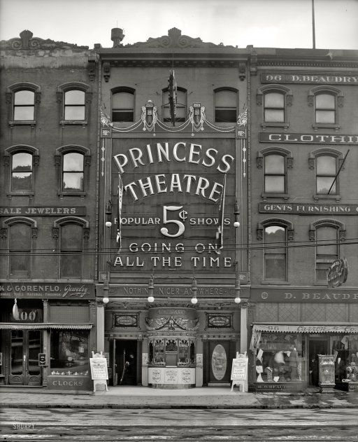 Detroit, Michigan, circa 1909.