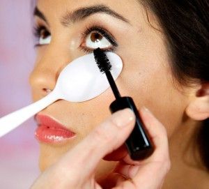GENIUS! Use a plastic spoon so you don't get mascara on your skin!   …this