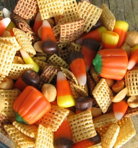 Harvest party snack mix