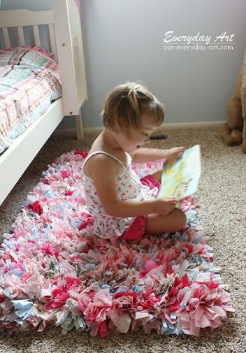 How to make a rag rug! Super easy technique.