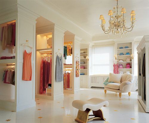 Huge closets are fun to pin.