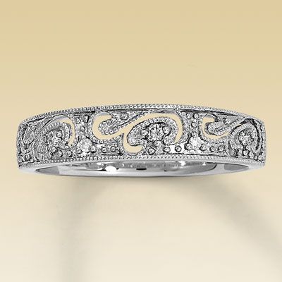 I AM IN LOVE!!!! with this wedding band