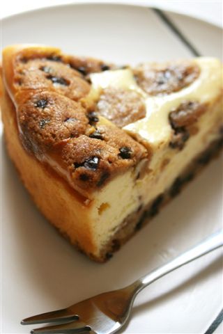 It's so good, it's dangerous. 3-step cookie dough cheesecake.
