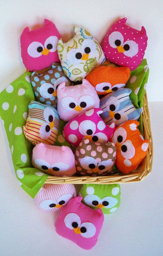 Make these out of fleece and fill with rice = hand warmers, cold pack for boo-bo