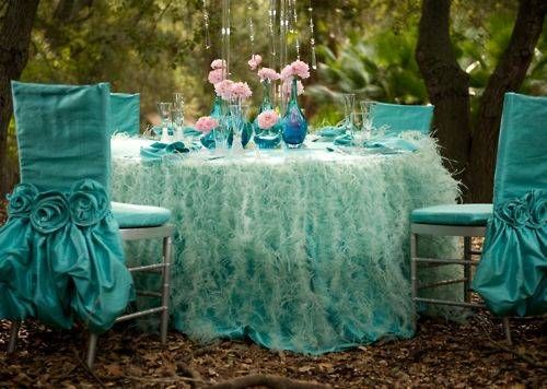 Pretty turquoise tablesetting