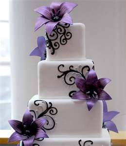 Wedding Cakes With Purple Flowers | Wedding Cakes