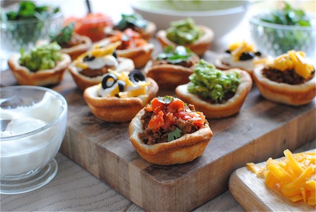 7 Layer Dip Pizza Cups / Bev Cooks