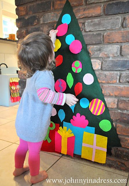 A felt tree for the baby to decorate and undecorate! –great idea!